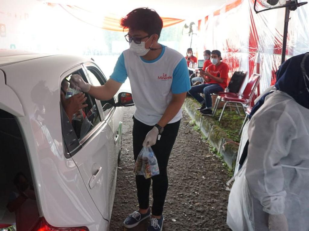Minimalisir Efek Samping Vaksin Siapkan Tubuh Tetap Terhidrasi Minimalisir Efek Samping Vaksin Siapkan Tubuh Tetap Terhidrasi