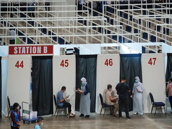 Malaysia Gencarkan Vaksinasi COVID-19 Jelang Lockdown 2 Minggu