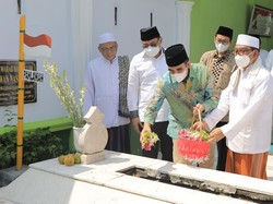 Sekjen Gerindra Ziarah ke Makam Pendiri NU KH Abdul Wahab Hasbullah