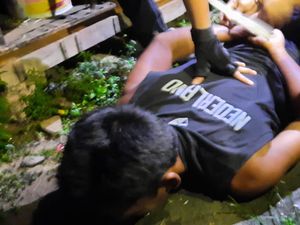 2 Bulan Buron, Pria Bakar Tetangga di Jakbar Ditangkap Polisi! 2 Bulan Buron, Pria Bakar Tetangga di Jakbar Ditangkap Polisi!