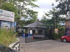 Polisi Olah TKP Kasus Dugaan Kekerasan Seksual Pemilik Sekolah SPI di Batu Polisi Olah TKP Kasus Dugaan Kekerasan Seksual Pemilik Sekolah SPI di Batu
