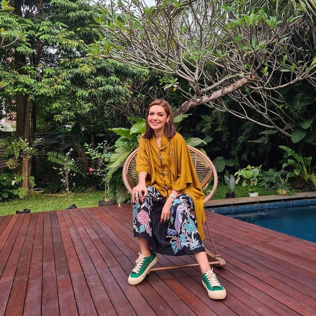 Sneakers brand lokal, Compass (sumber : instagram.com/najwashihab) Sneakers dari brand lokal, Compass