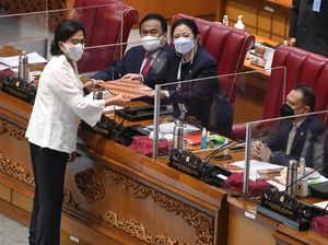 Sri Mulyani Bahas Kerangka Ekonomi Makro di DPR