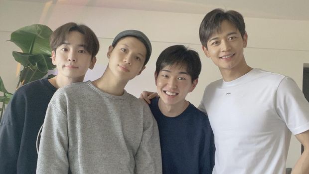 Taemin SHINee Resmi Jalani Wajib Militer Hari Ini