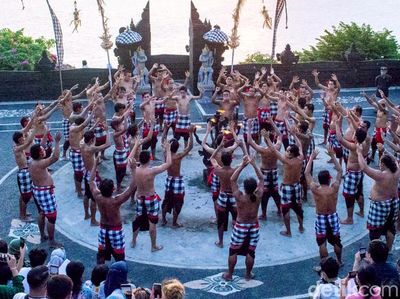 Tari Kecak Bertahan di Tengah Pandemi