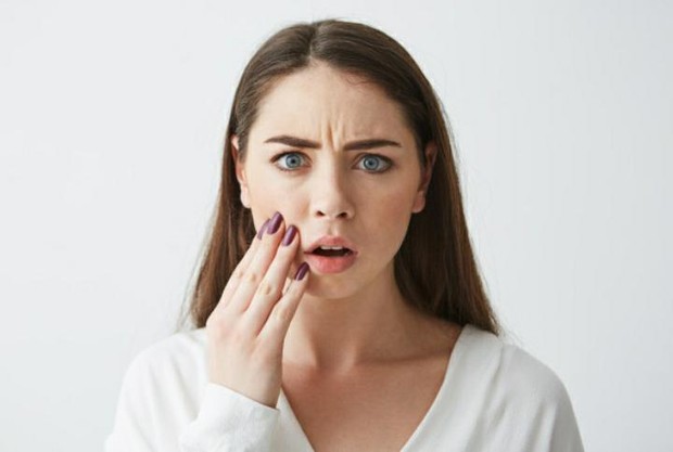 Touching Face | Freepik.com/cookie_studio