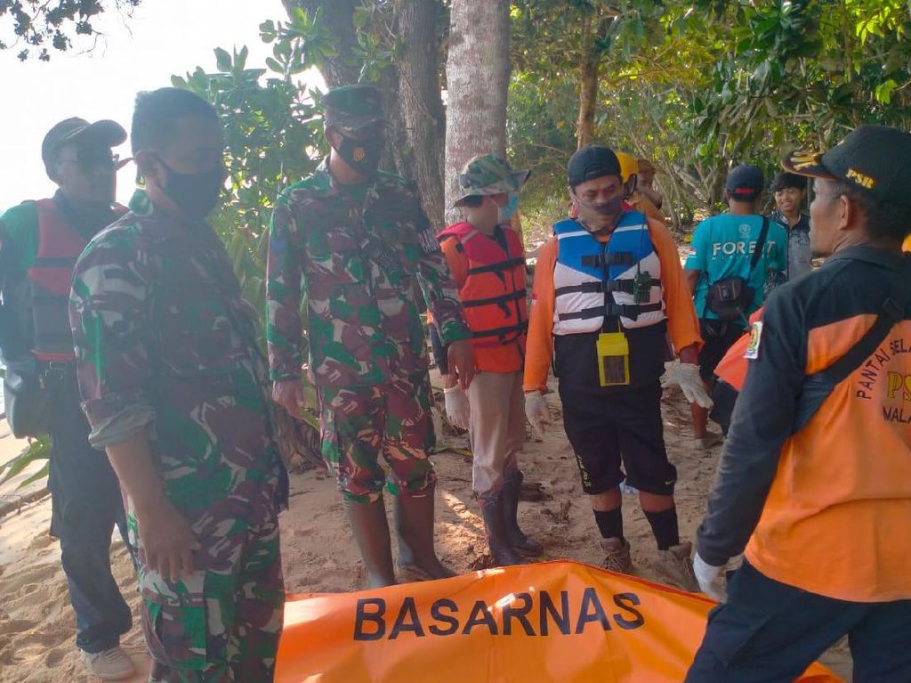 Wisatawan Tewas Terempas Ombak Pantai Malang Selatan Saat Bikin Konten Video