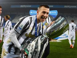 Kekasih Pirlo Kecam Bernardeschi