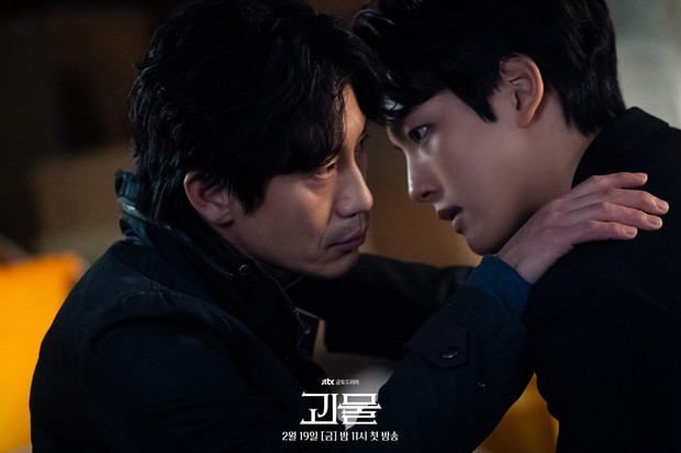 Shin Ha-Kyun beradu akting dengan Yeo Jin-Goo di Beyond Evil