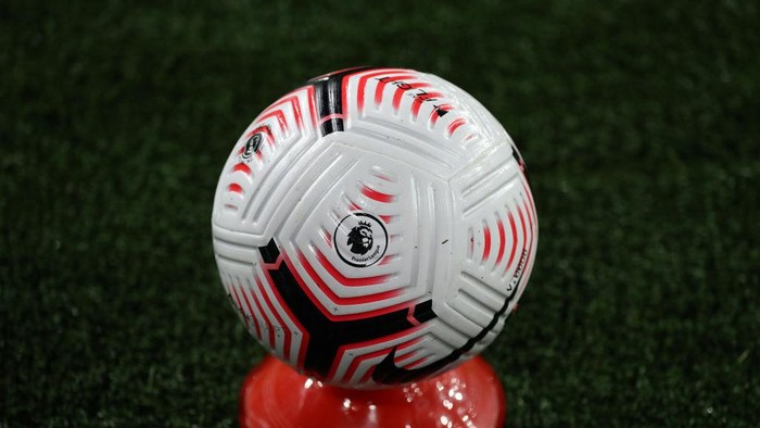 LONDON, ENGLAND - OCTOBER 25: The Premier League Logo on the Nike Flight ball during the Premier League match between Arsenal and Leicester City at Emirates Stadium on October 25, 2020 in London, England. Sporting stadiums around the UK remain under strict restrictions due to the Coronavirus Pandemic as Government social distancing laws prohibit fans inside venues resulting in games being played behind closed doors. (Photo by Catherine Ivill/Getty Images)
