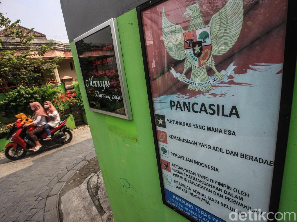 18 Perwujudan Nilai Pancasila dalam Sila Keempat, Mulai di Rumah hingga Masyarakat 18 Perwujudan Nilai Pancasila dalam Sila Keempat, Mulai di Rumah hingga Masyarakat
