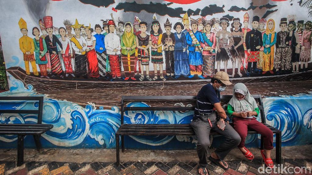 Melongok Mural Keren di Kampung Pancasila