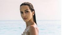 10 Gaya Eks Istri Sultan Malaysia, Agamanya Dipertanyakan karena Berbikini