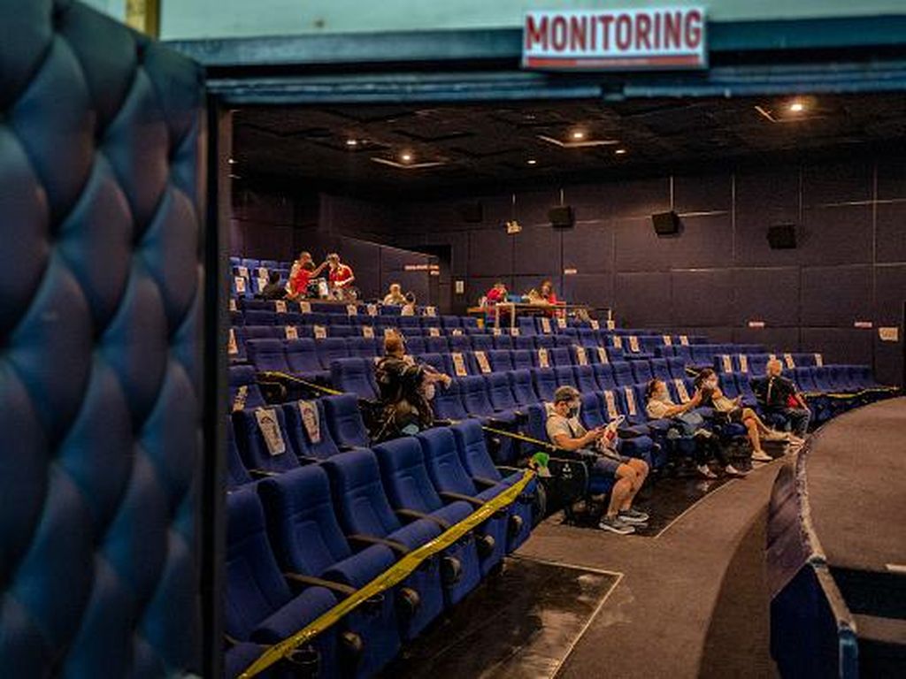 Potret Bioskop di Manila yang Disulap Jadi Lokasi Vaksinasi Corona Potret Bioskop di Manila yang Disulap Jadi Lokasi Vaksinasi Corona