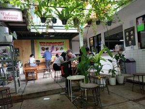 5 Rekomendasi Warteg Modern yang Seru Buat Makan Enak Plus Nongkrong 5 Rekomendasi Warteg Modern yang Seru Buat Makan Enak Plus Nongkrong