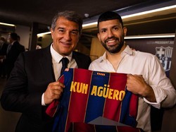 Dear, Messi... Aguero Mau Main Bareng Kamu di Barcelona