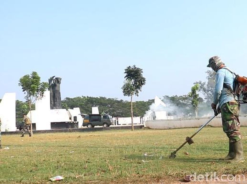 Peringati Hari Lahir Pancasila, TNI Karawang Bebersih Tempat Sejarah Peringati Hari Lahir Pancasila, TNI Karawang Bebersih Tempat Sejarah