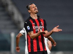 Ibrahimovic Dapat Tapir Emas, Gara-gara Gagal ke Euro 2020