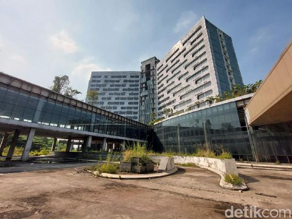 Diimpikan Jadi Bangunan Megah, Kondotel di Bandung Ini Malah Terbengkalai