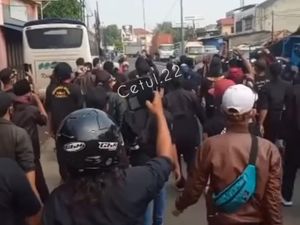 Sederet Fakta Bentrok Ormas-Debt Collector di Bekasi gegara Penarikan Mobil Sederet Fakta Bentrok Ormas-Debt Collector di Bekasi gegara Penarikan Mobil