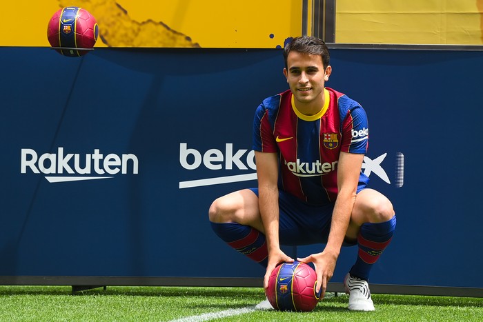 Eric Garcia BARCELONA, SPAIN - JUNE 01: Eric Garcia reacts whilst posing for a photograph as he is presented as a FC Barcelona player at Camp Nou stadium on June 01, 2021 in Barcelona, Spain. (Photo by David Ramos/Getty Images)