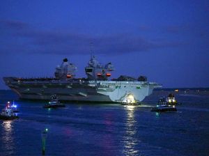 Potret Kapal Induk Termahal Inggris Berangkat ke Asia Potret Kapal Induk Termahal Inggris Berangkat ke Asia