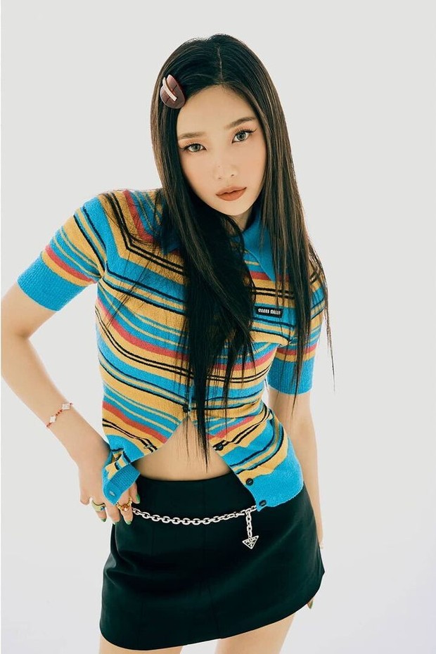 Joy Red Velvet 'Hello' Joy Red Velvet 'Hello'