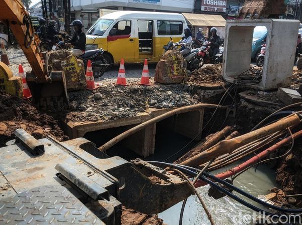 Kemacetan Gegara Proyek Gorong-gorong di Ciledug