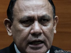 Desakan dari Mana-mana Agar Firli Mundur dari KPK Usai Jadi Tersangka Desakan dari Mana-mana Agar Firli Mundur dari KPK Usai Jadi Tersangka