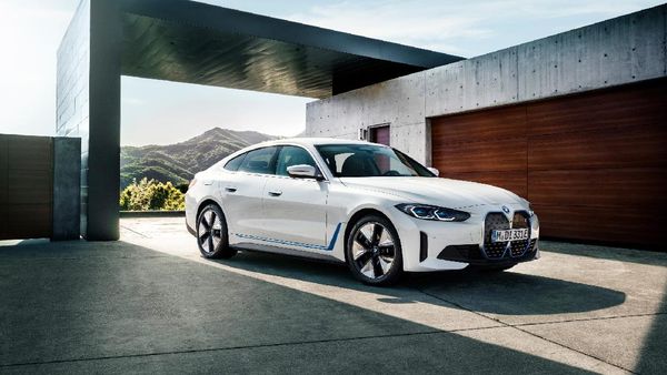 Ini Tampang Mobil Listrik Baru BMW i4