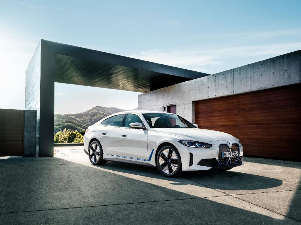Ini Tampang Mobil Listrik Baru BMW i4 Ini Tampang Mobil Listrik Baru BMW i4