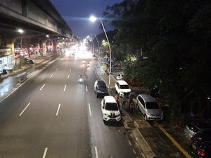 Trotoar di Rawasari Jadi Area Parkir, Pemprov DKI Diminta Pasang Pembatas Trotoar di Rawasari Jadi Area Parkir, Pemprov DKI Diminta Pasang Pembatas