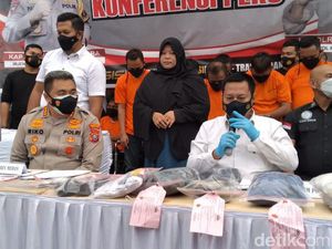Begal yang Tusuk Pemotor di Tengah Jalanan Ramai Medan Ditangkap! Begal yang Tusuk Pemotor di Tengah Jalanan Ramai Medan Ditangkap!