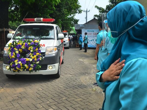Ratusan Nakes Kena Corona Usai Kasus COVID-19 di Kudus Melonjak