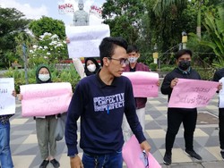 Aliansi Pelajar di Surabaya Demo Tolak Zonasi PPDB 2021
