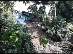 Tebing 30 Meter Longsor di Tasikmalaya, 2 Rumah Rusak