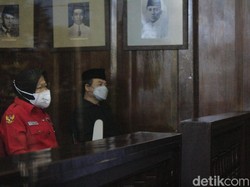 Risma Napak Tilas Jejak Bung Karno di Bandung