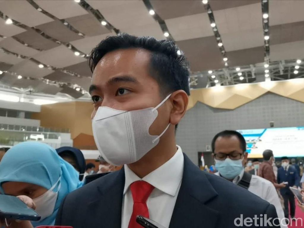 Gibran Kini Izinkan Ibu Hamil dan Balita Masuk Mal-Tempat Wisata di Solo Gibran Kini Izinkan Ibu Hamil dan Balita Masuk Mal-Tempat Wisata di Solo