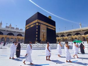 Isi Aturan Arab Saudi soal Umrah Bagi Jemaah Luar Negeri Isi Aturan Arab Saudi soal Umrah Bagi Jemaah Luar Negeri
