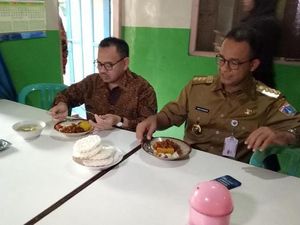 Anies Baswedan hingga Agus Yudhoyono Makan di Warteg, Ini Pilihan Lauknya! Anies Baswedan hingga Agus Yudhoyono Makan di Warteg, Ini Pilihan Lauknya!