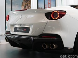 Pandemi Tak Berarti, Orang Kaya Indonesia Tetap Mampu Beli Ferrari