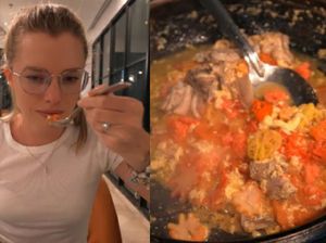 Begini Reaksi Bule Afrika Saat Cicip Seblak dan Martabak di Bandung Begini Reaksi Bule Afrika Saat Cicip Seblak dan Martabak di Bandung