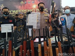 Polisi Gerebek Home Industry Senpi Ilegal di Blitar, Produksinya Kaliber Besar