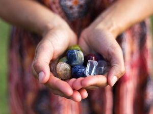 Duh! Kereta di Jatibarang Indramayu Sering Dilempari Batu