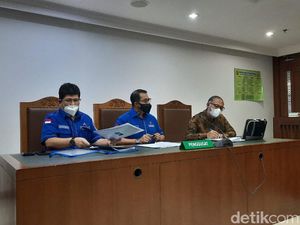 Sekjen Partai Demokrat Minta Jhoni Allen dkk Akui Putusan Kemenkumham!