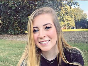 Pengalaman Ngeri Wanita Wajahnya Diterkam Anjing saat Extension Bulu Mata