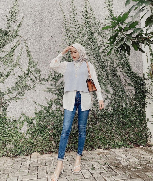 5 Ide Outfit Hijab Simpel untuk ke Kantor, Tampil Lebih Fresh dan Elegan