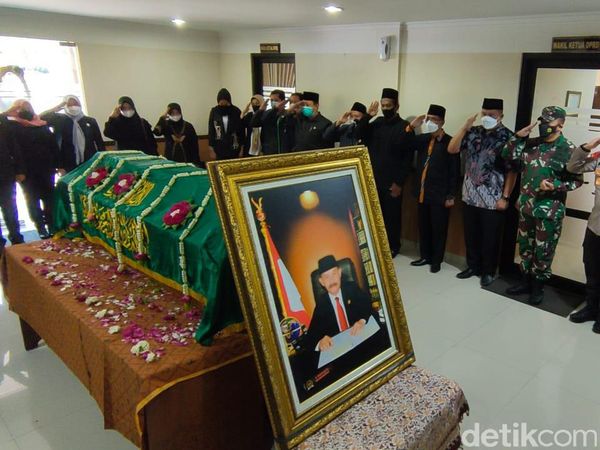 Momen Pelepasan Jenazah dan Pemakaman Ketua DPRD Boyolali