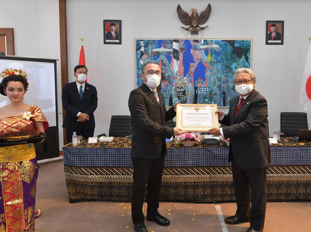RI Beri Penghargaan Kapal Jepang yang Selamatkan ABK WNI KM Bandar Nelayan RI Beri Penghargaan Kapal Jepang yang Selamatkan ABK WNI KM Bandar Nelayan