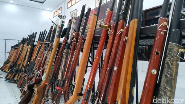 Polres Blitar Ungkap Industri Rumahan Senjata Ilegal